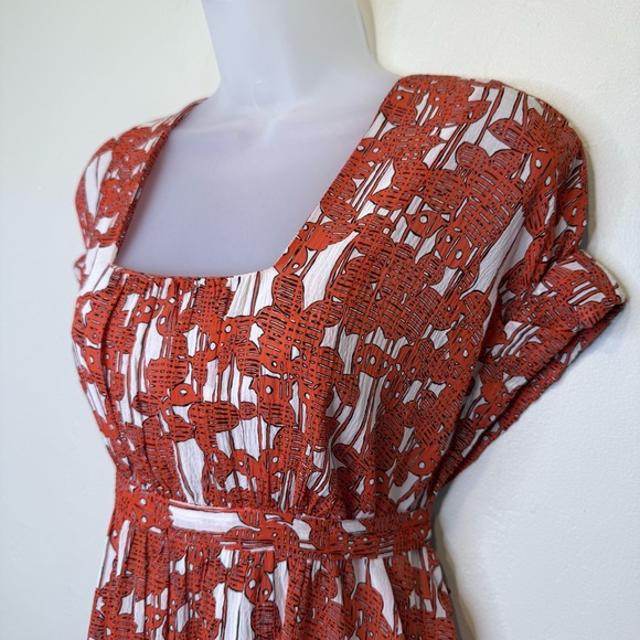 Diane Von Furstenberg | Abstract Pattern Babydoll Empired Waist Silk Mini Dress - Picture 7 of 14
